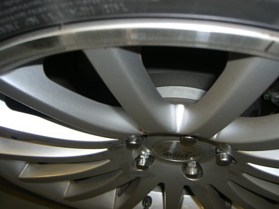 Download Rims fitted with Spa (400Wx300H)